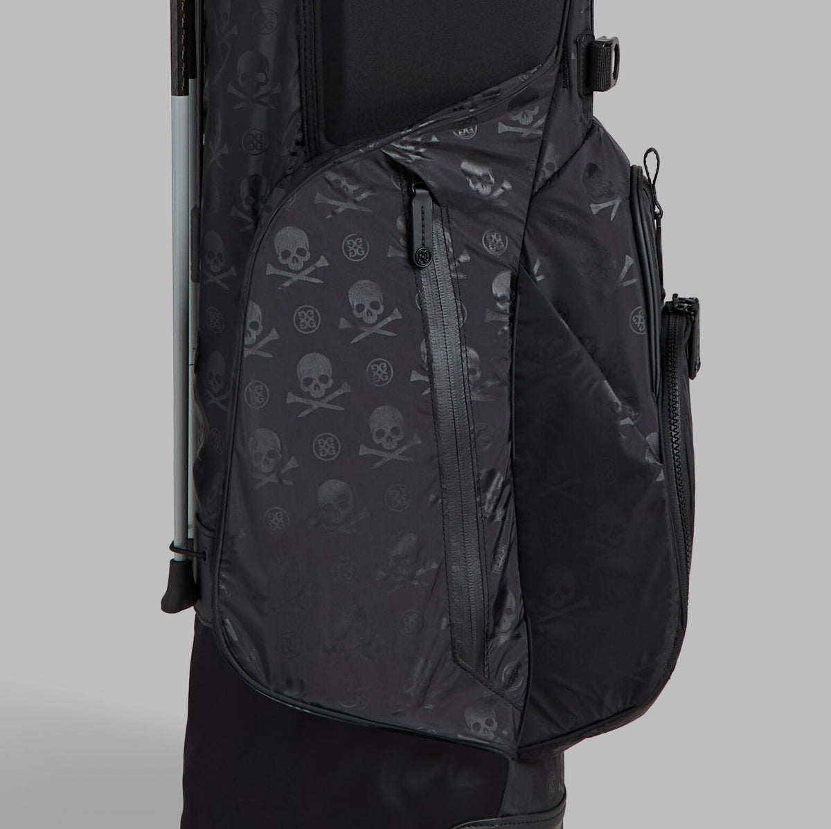 SCRAMBLE SKULL & TEES PARACHUTE CARRY GOLF BAG | G/FORE Everyday