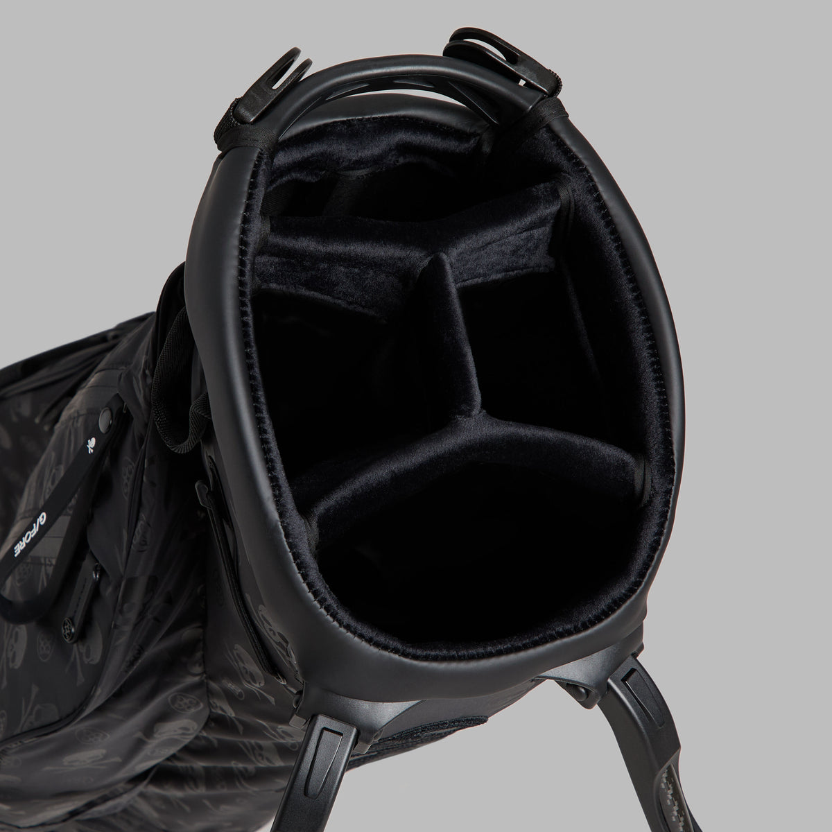 SCRAMBLE SKULL & TEES PARACHUTE CARRY GOLF BAG | G/FORE Everyday